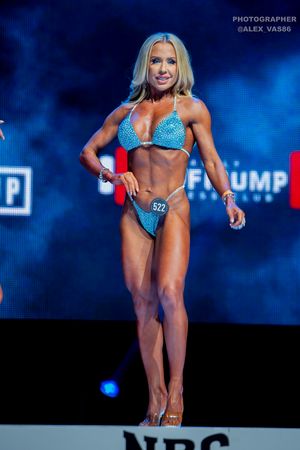 BIKINI МАСТЕРА +40